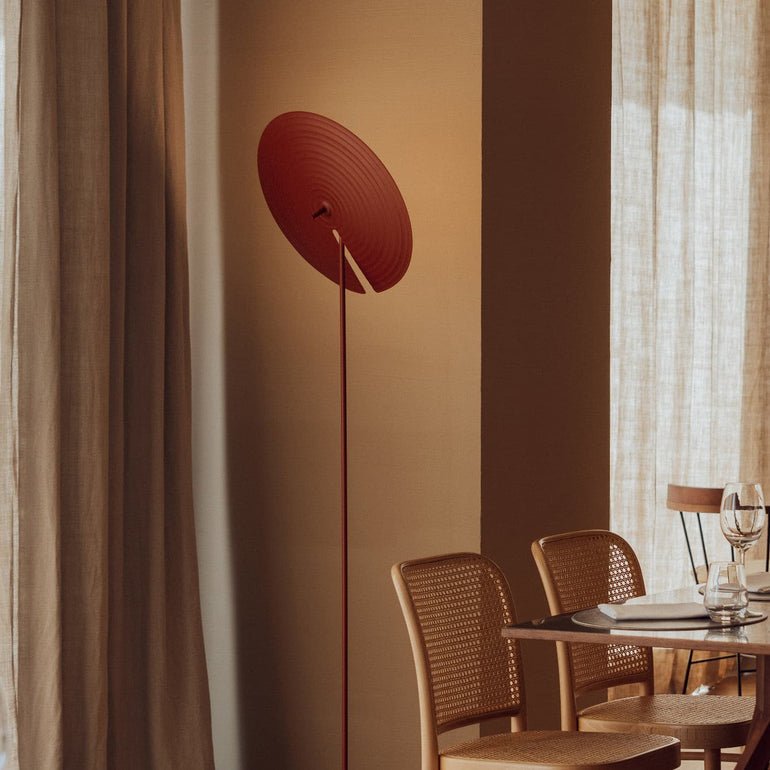 Spira moderne gulvlampe i aluminium