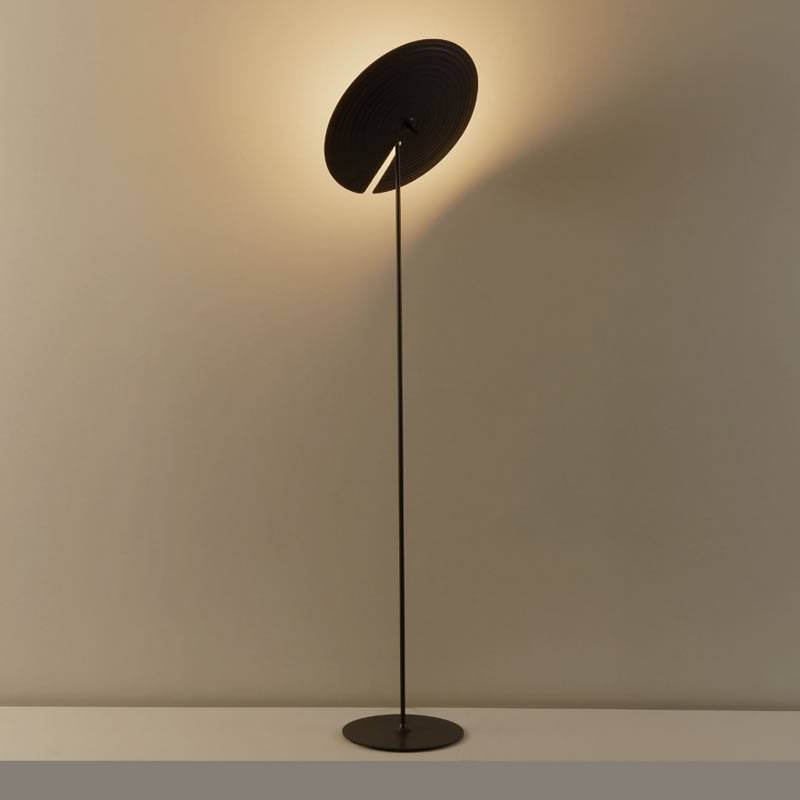 Spira moderne gulvlampe i aluminium