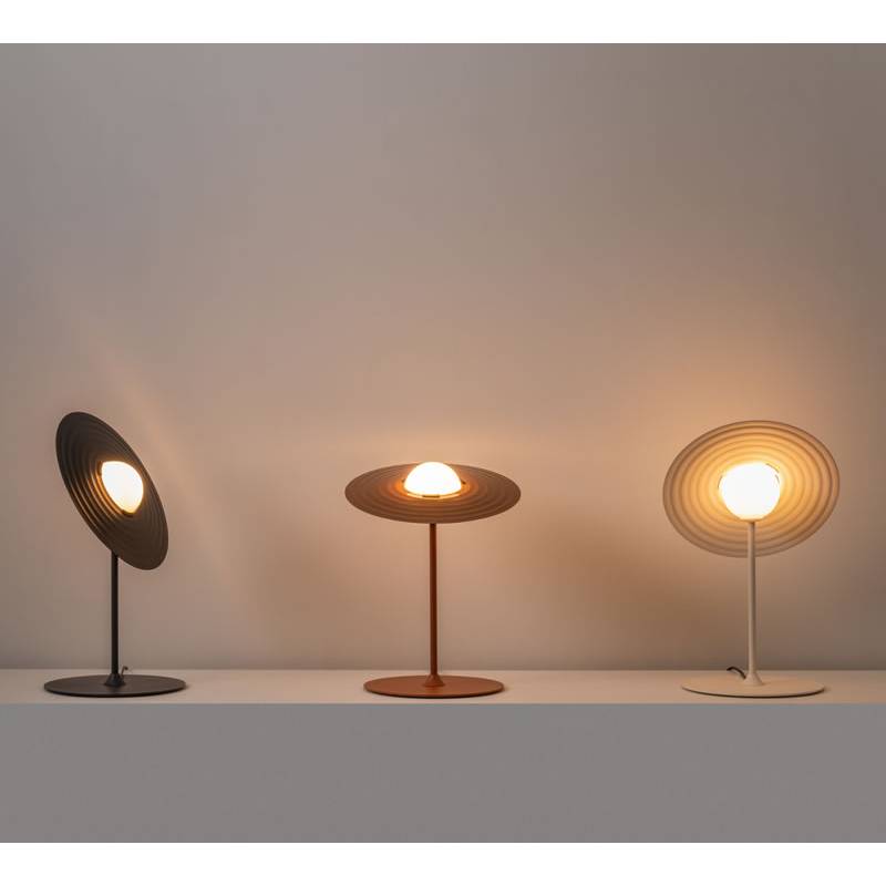 Vortex moderne bordlampe i aluminium