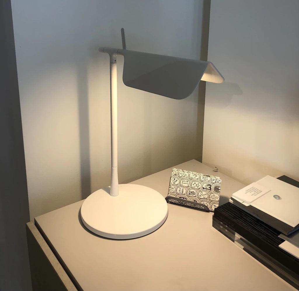 Cilorn minimalistisk bordslampa i akryl
