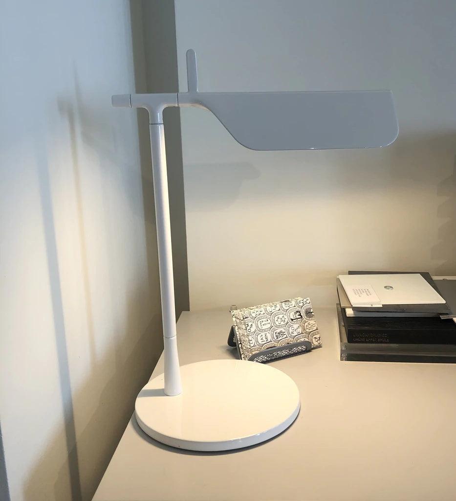Cilorn minimalistisk bordslampa i akryl