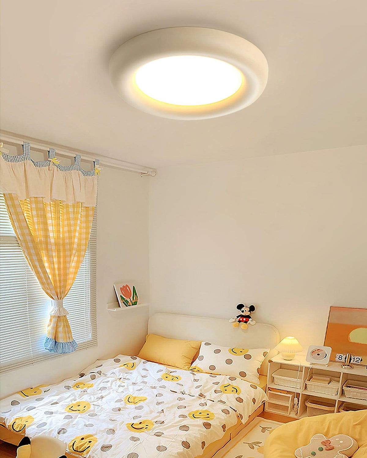 Beige loftlampe til direkte montering med baldakin, minimalistisk