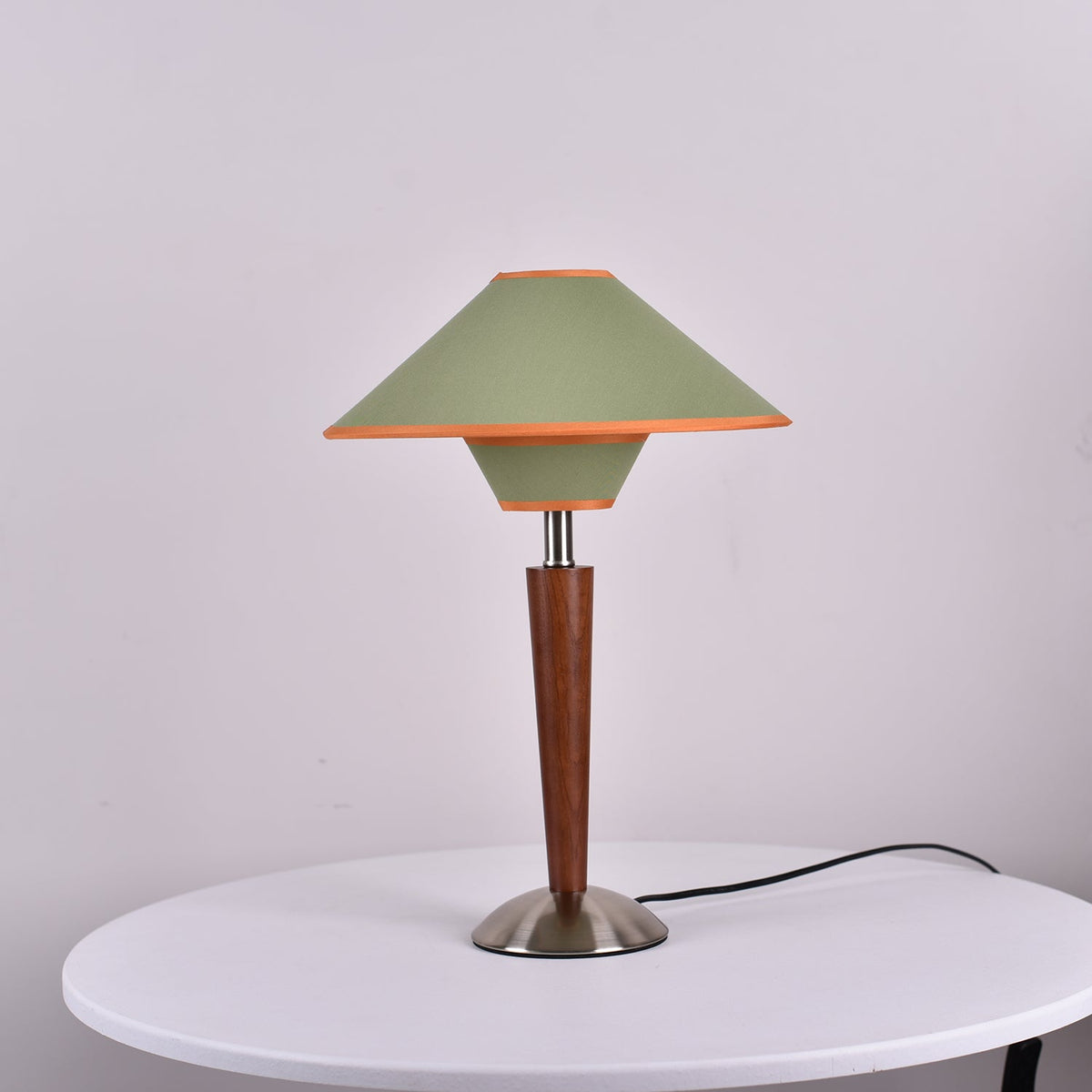 Roka bordlampe Talonwood