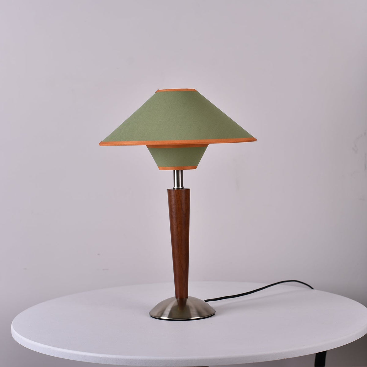 Roka bordlampe Talonwood