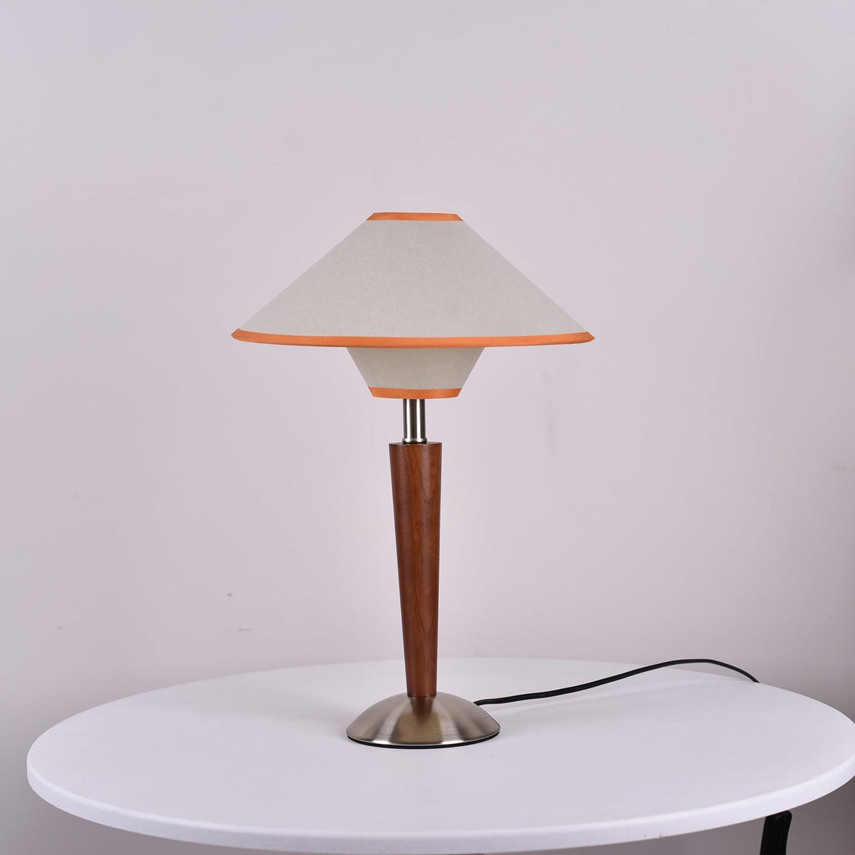 Roka bordlampe Talonwood