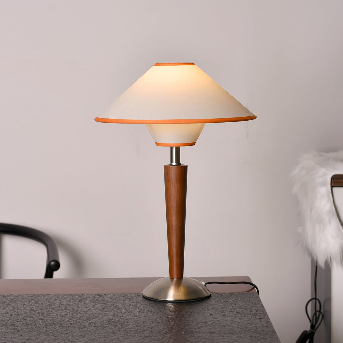 Roka bordlampe Talonwood