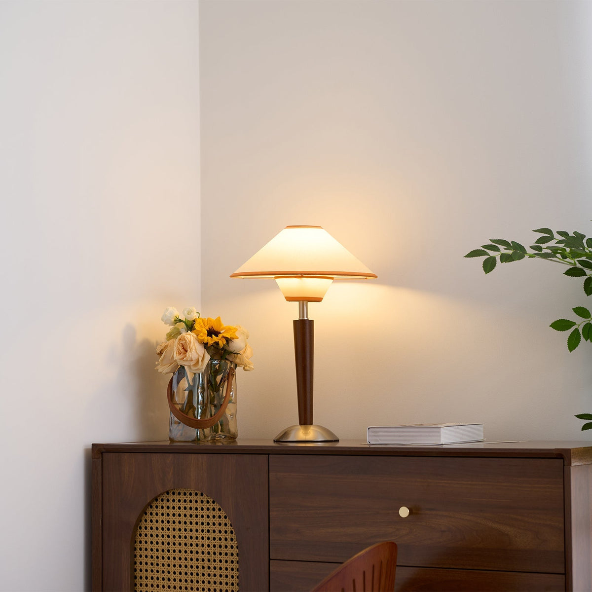 Roka bordlampe Talonwood