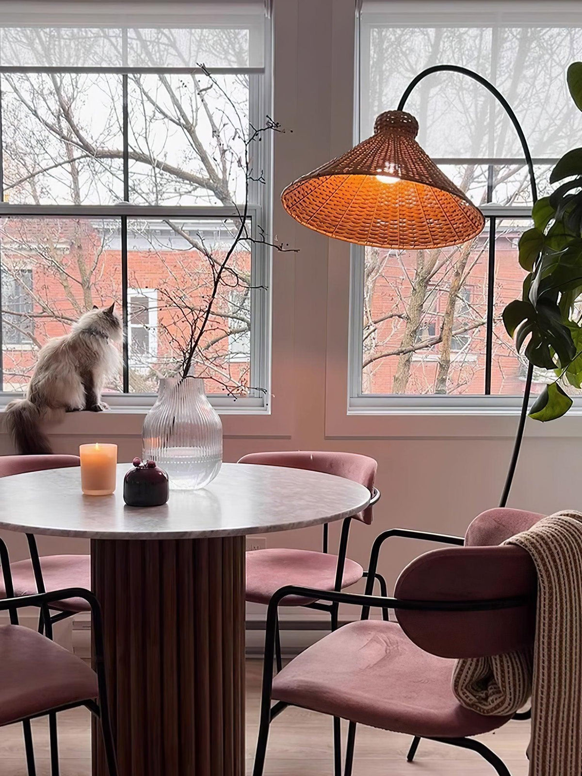 Sombrero bågformad golvlampa i rotting