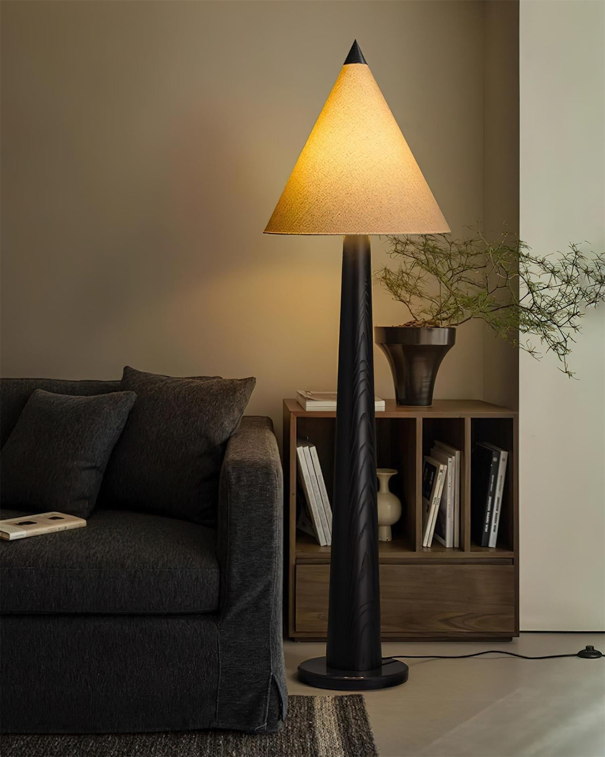 Cone-Gable golvlampa