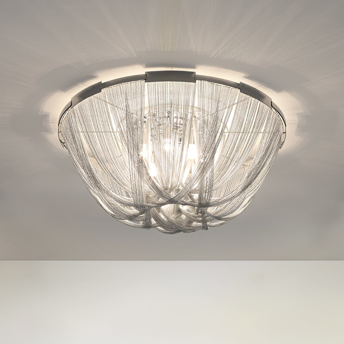 Talj loftslampe med kvaster, aluminiumskæde og nikkelramme