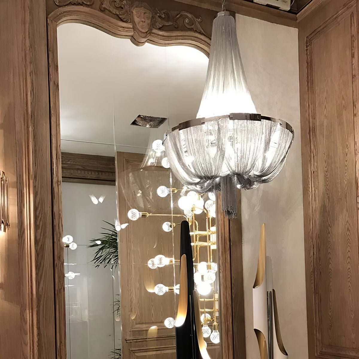 Candelabro com borlas e corrente de alumínio Zylen