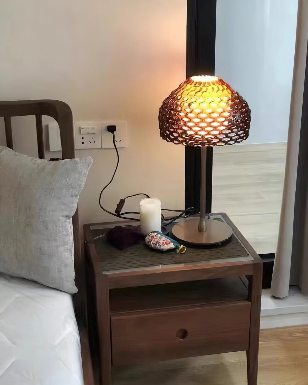 Vintace industriell bordslampa i plast