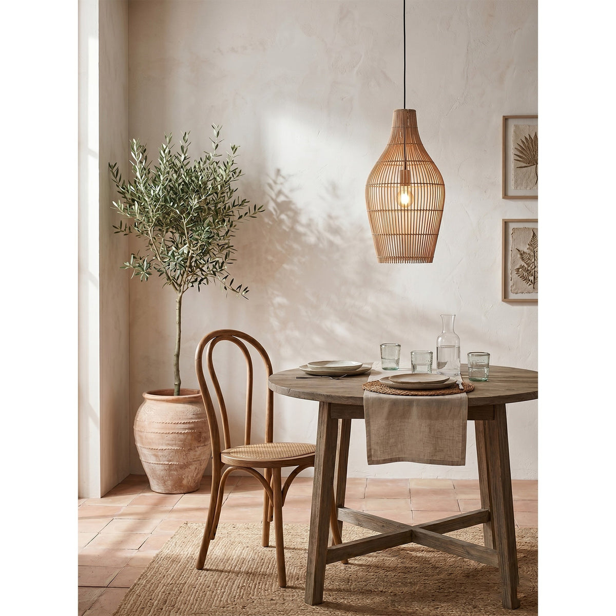 Canerielle-pendel i rattan