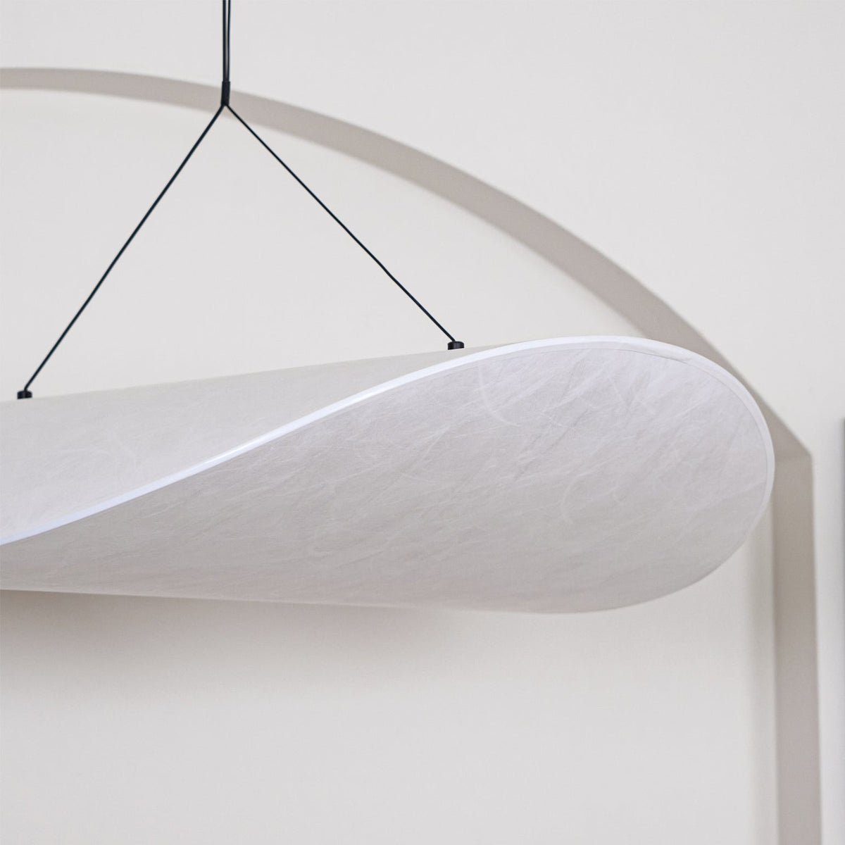 Candeeiro suspenso Twist contemporâneo com cabo decorativo