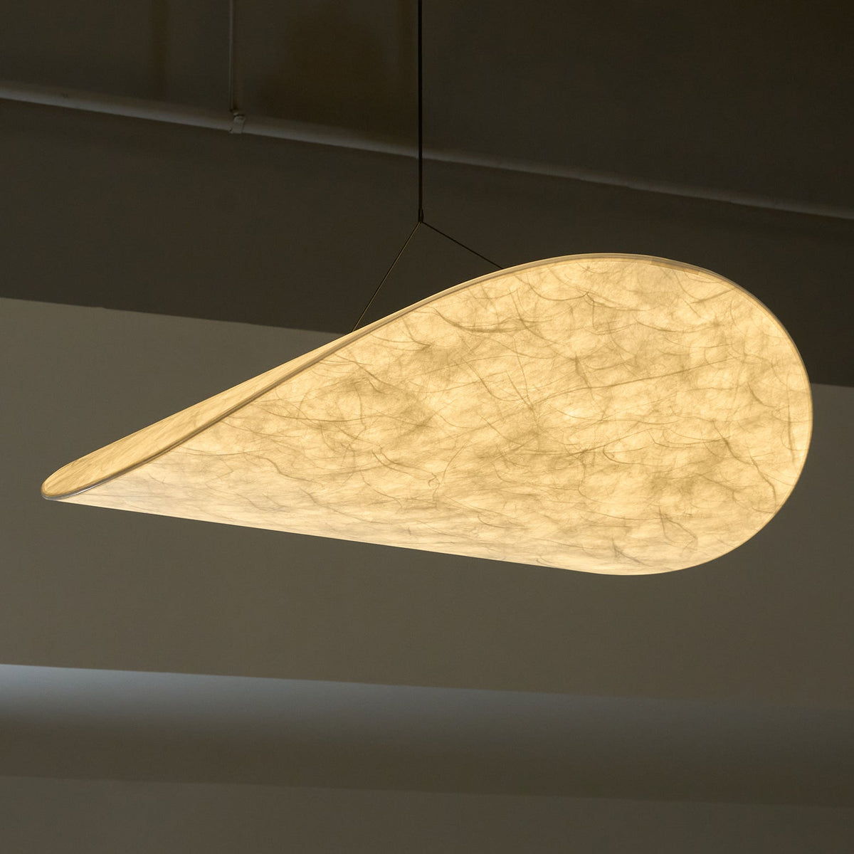 Luminette, minimalistinen silkkiriippuvalaisin