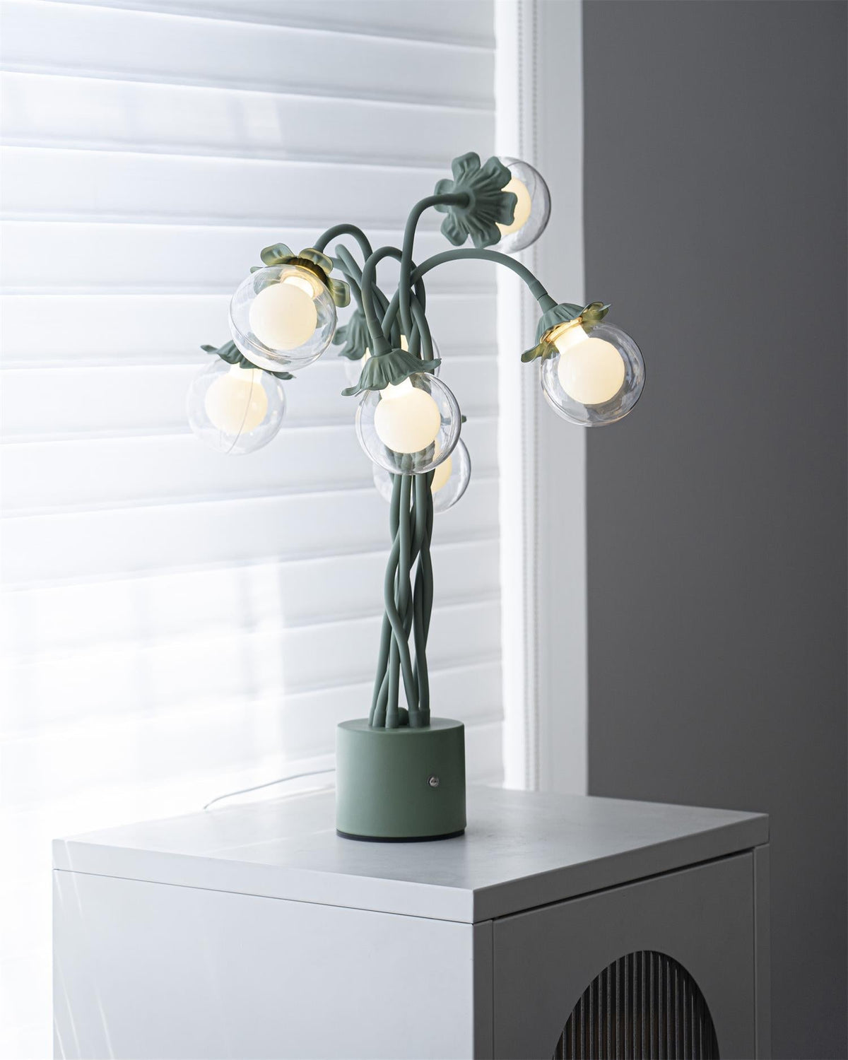 Viraoora Table Lamp