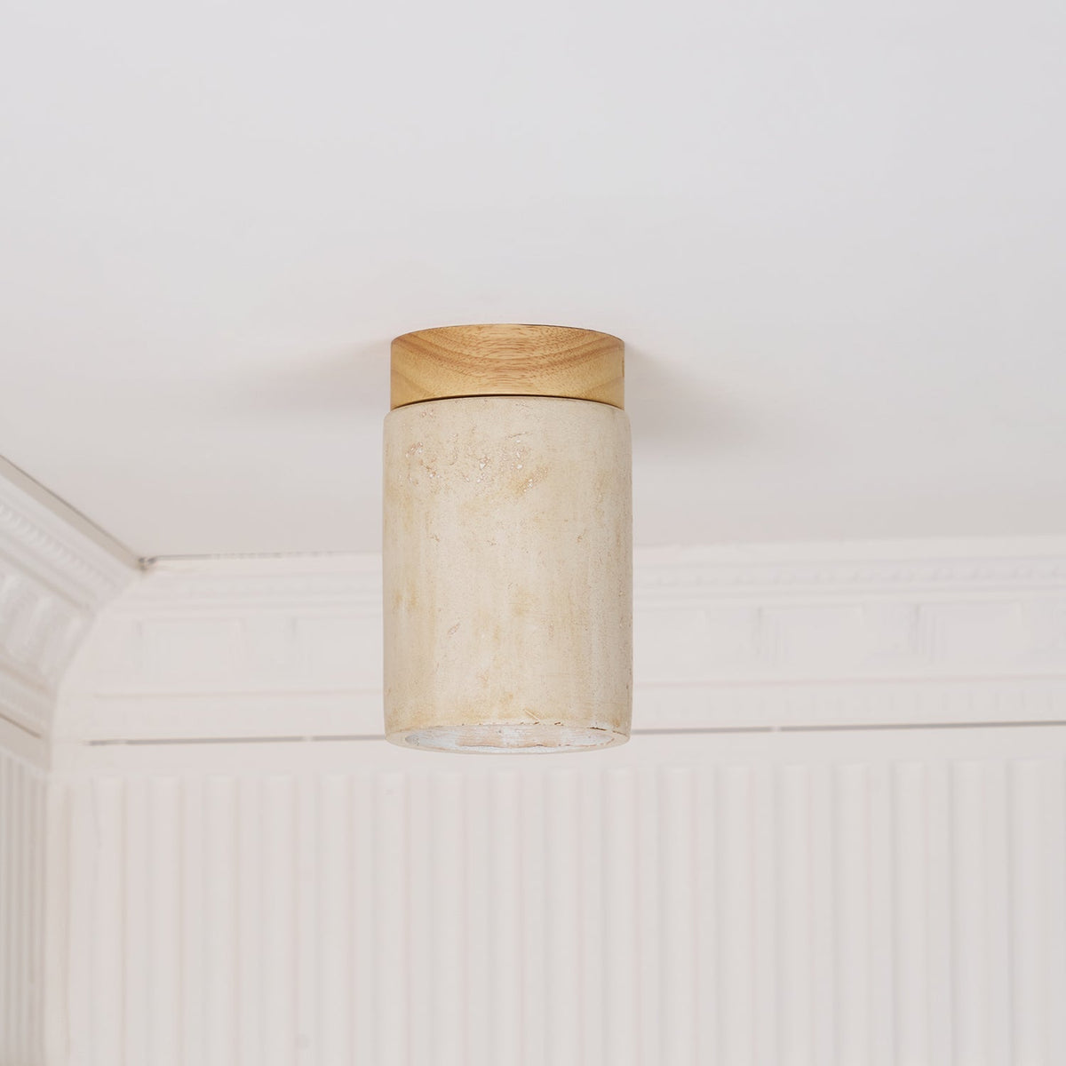 Valelelle loftslampe i travertin med cylindrisk kappe