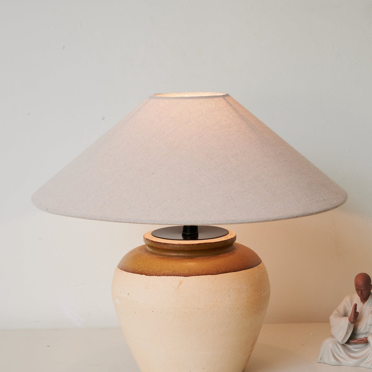 Eric moderne bordlampe i keramik