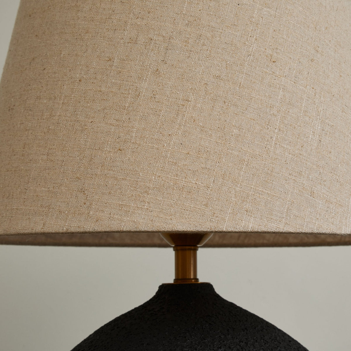 Serena moderne bordlampe