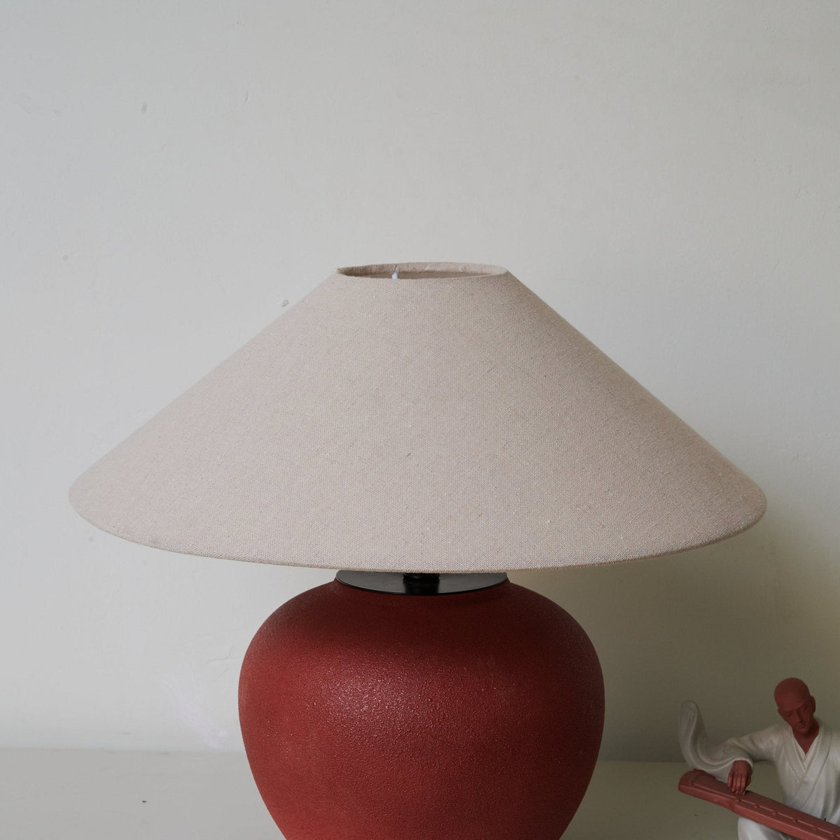 Kiara minimalistisk keramikbordlampe