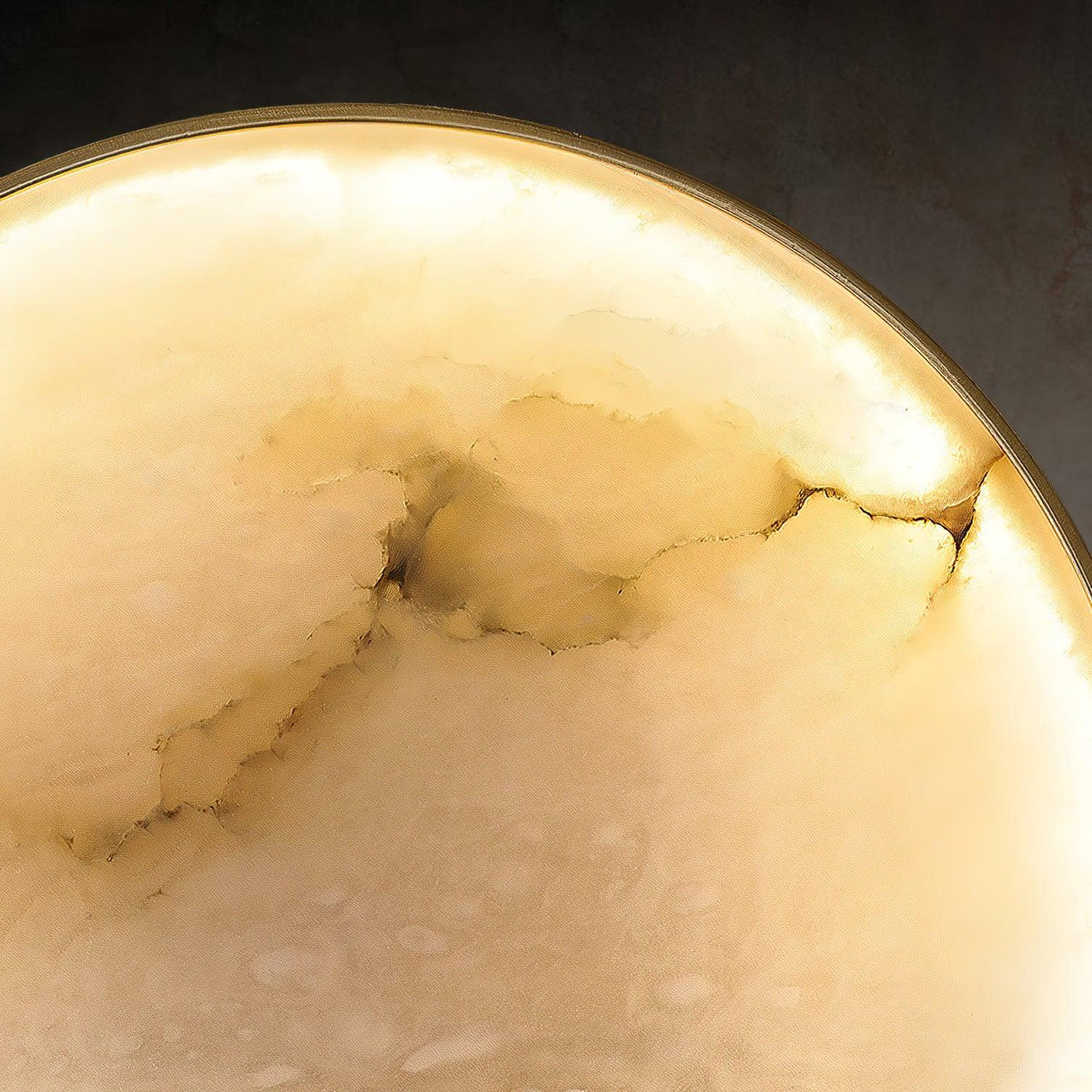 Myvelarae rund vägglampa i alabaster