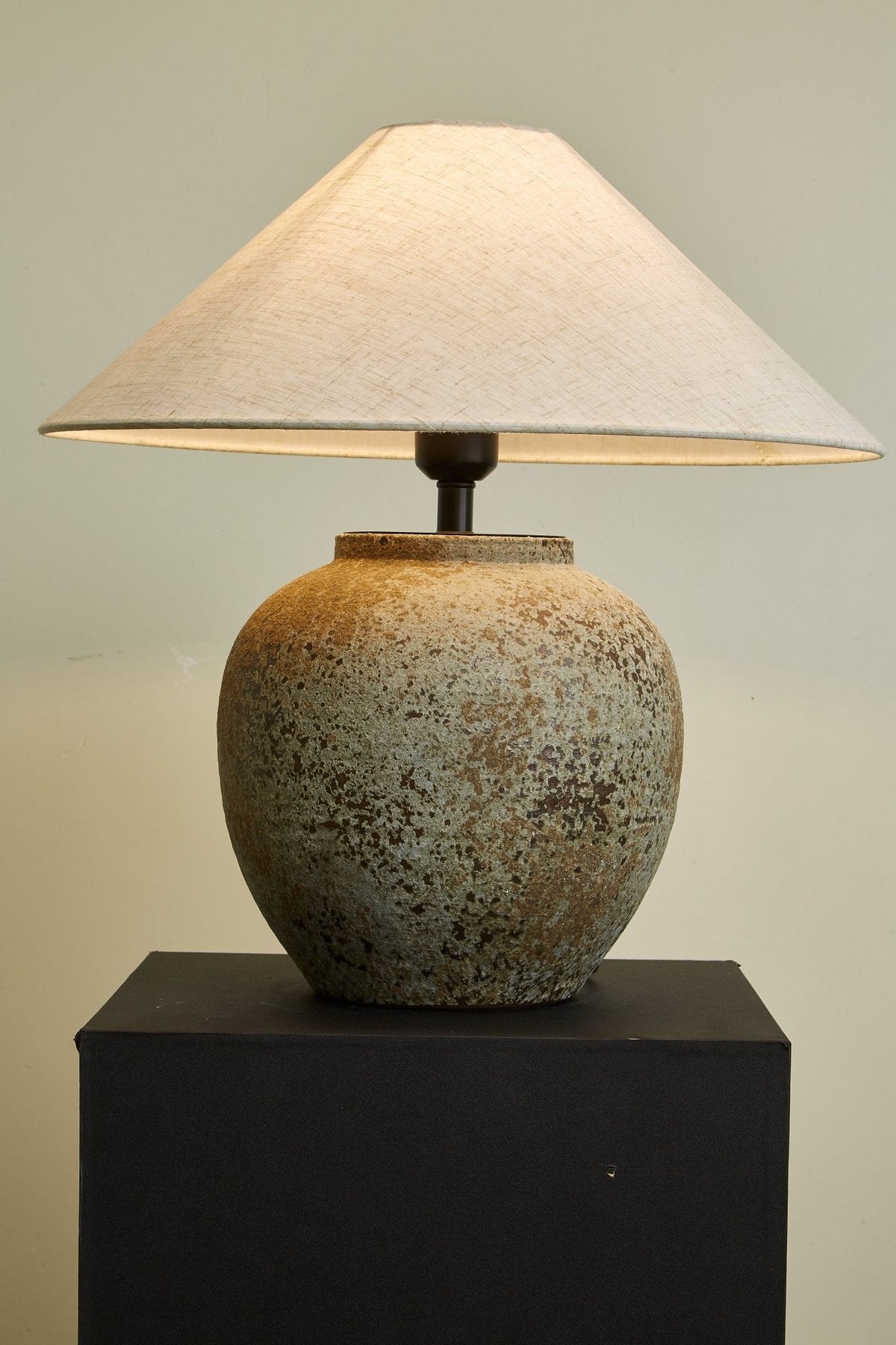Wells rustik keramisk bordlampe