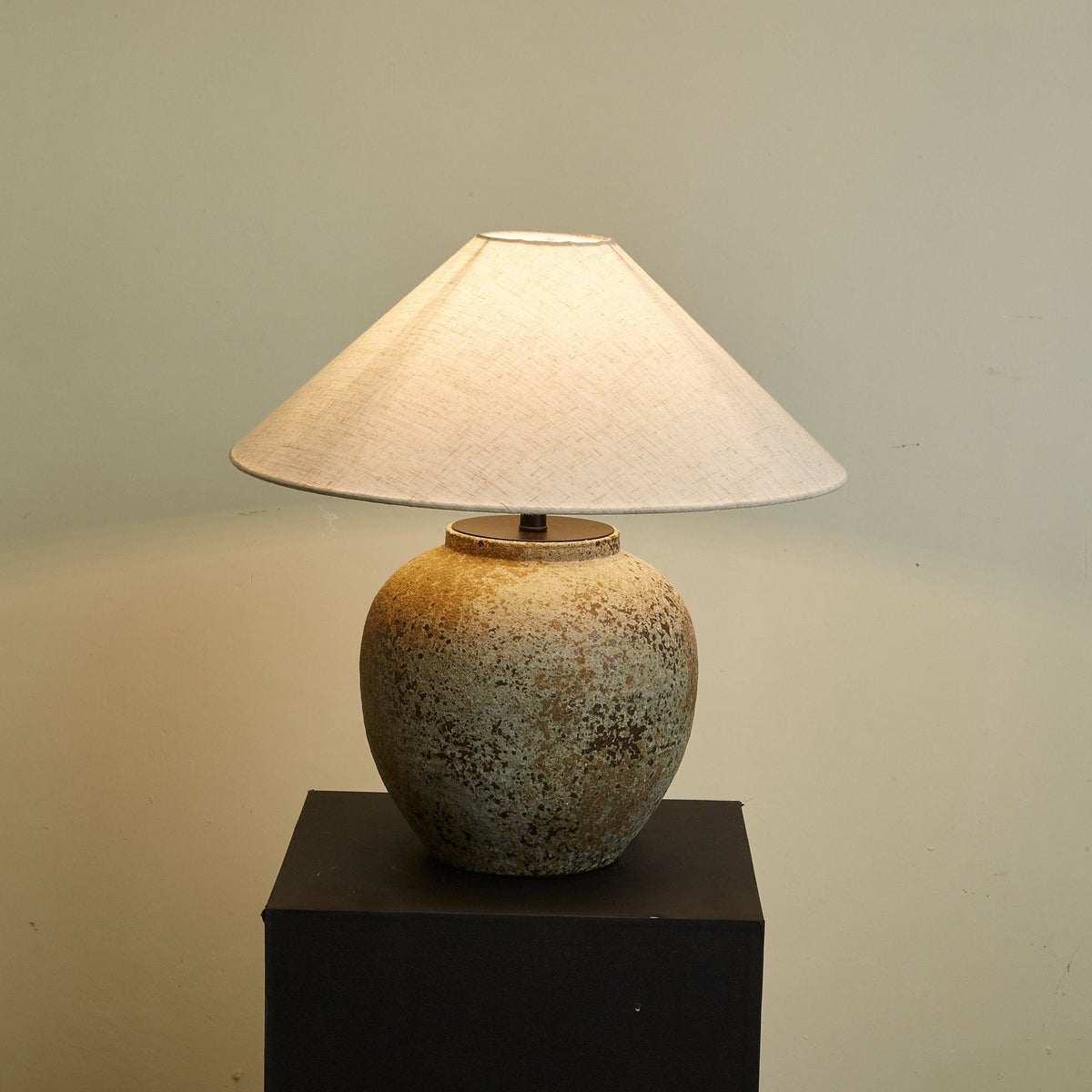 Wells rustik keramisk bordlampe