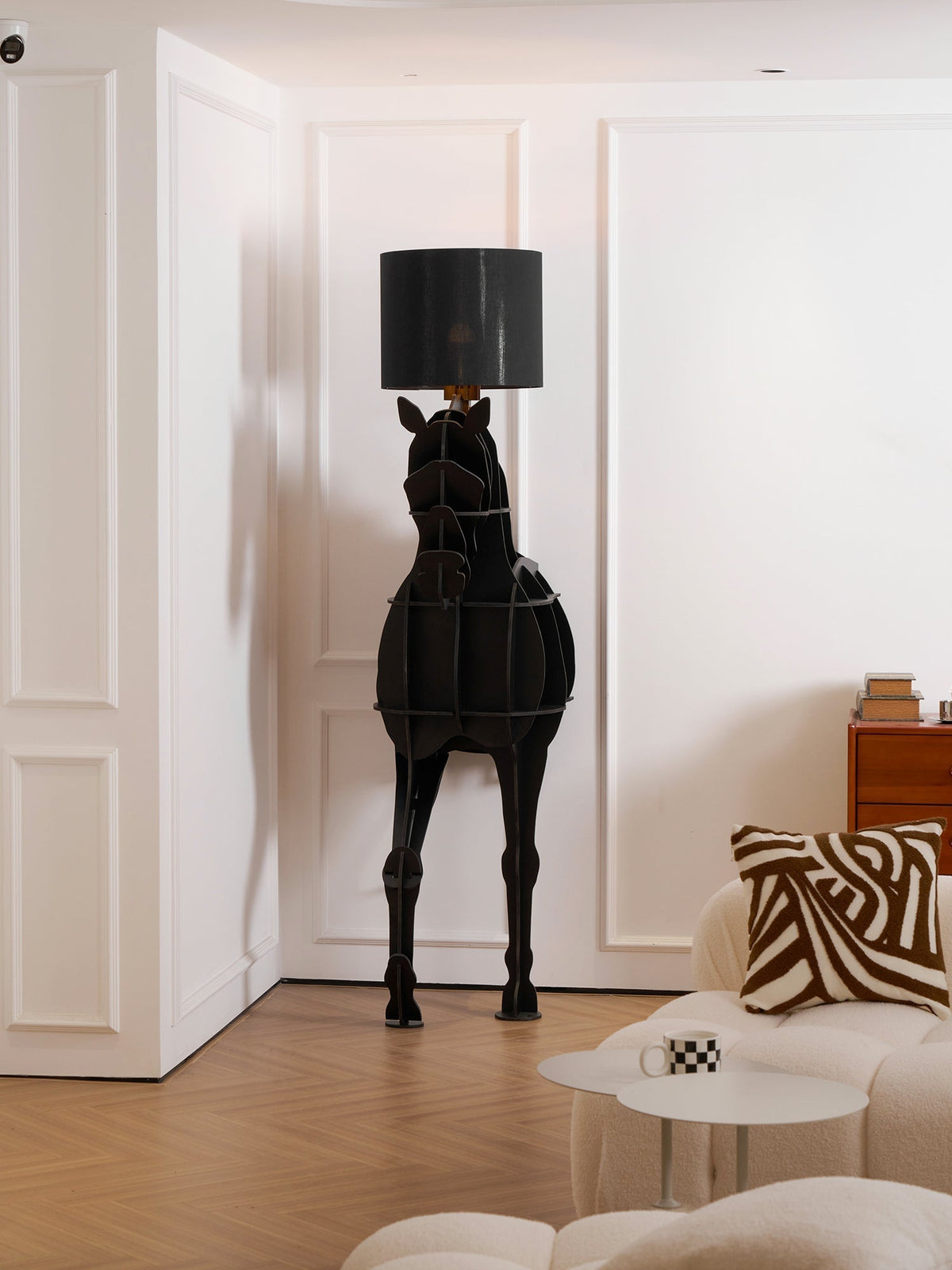 Candeeiro de pé com formato de cavalo Nrasen