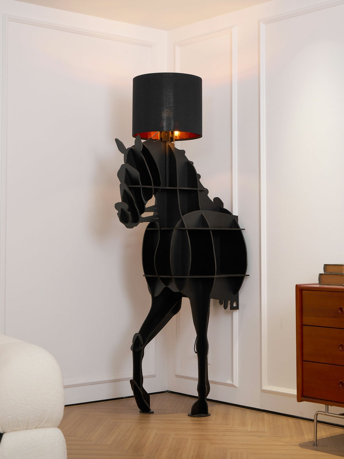Candeeiro de pé com formato de cavalo Nrasen