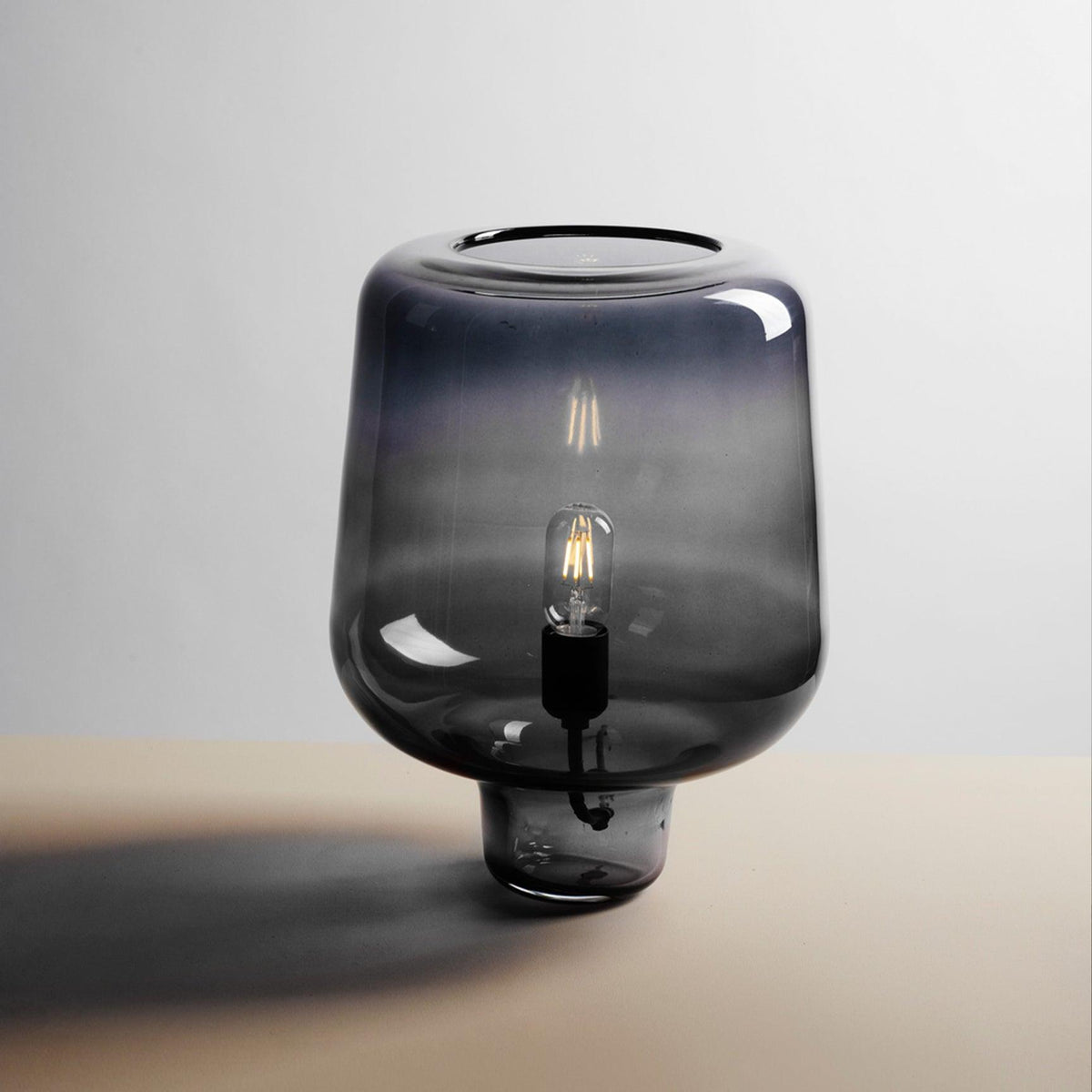Candeeiro de mesa contemporâneo de vidro Eanlari