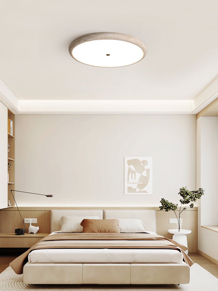 Taveria-loftslampe med halo i travertin