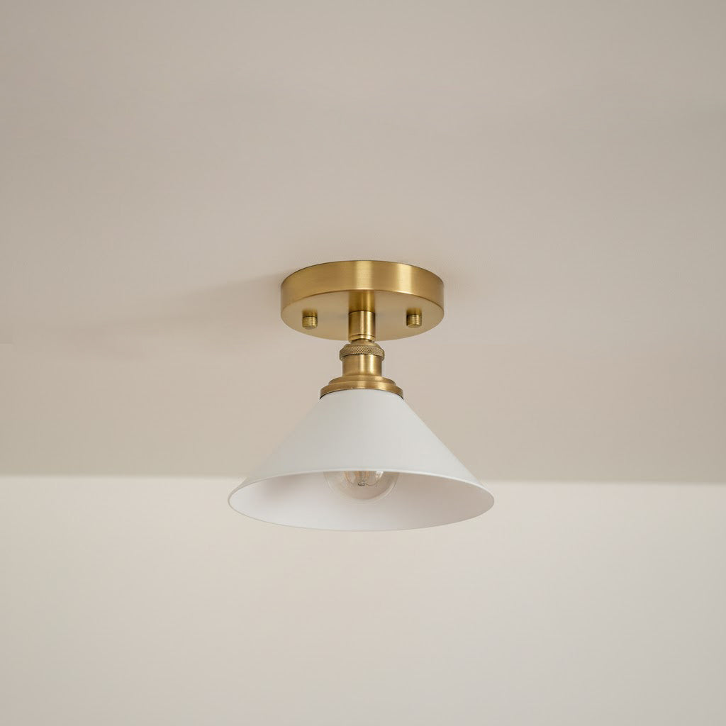 Candeeiro de teto Aureleon em latão de design minimalista