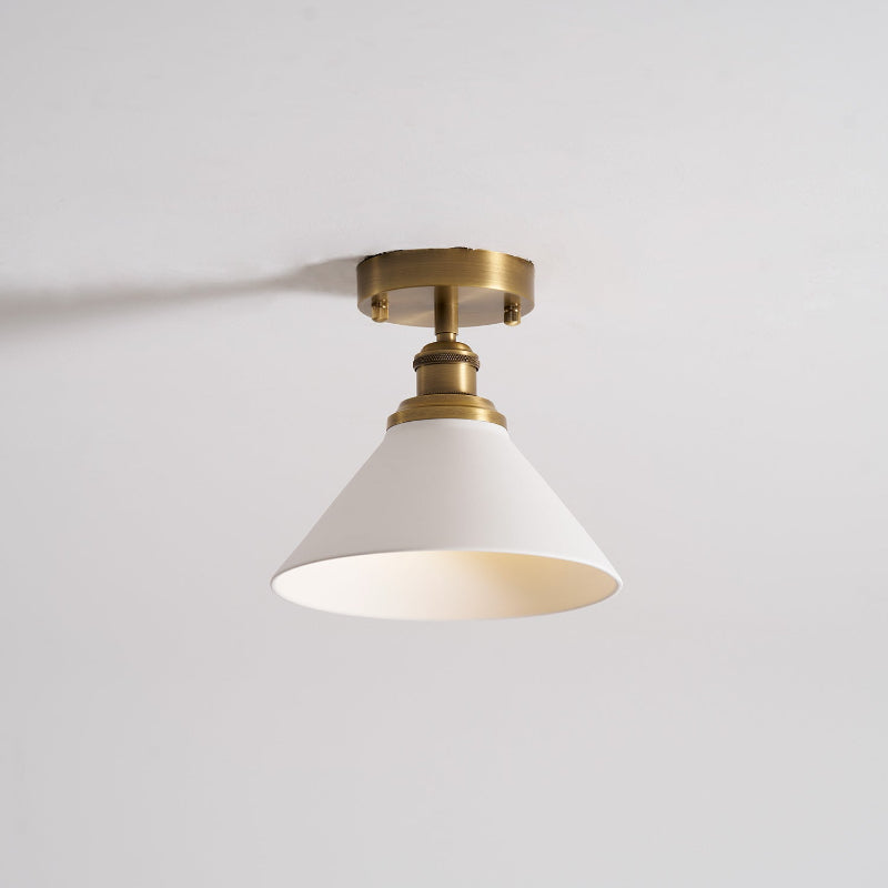Candeeiro de teto Aureleon em latão de design minimalista