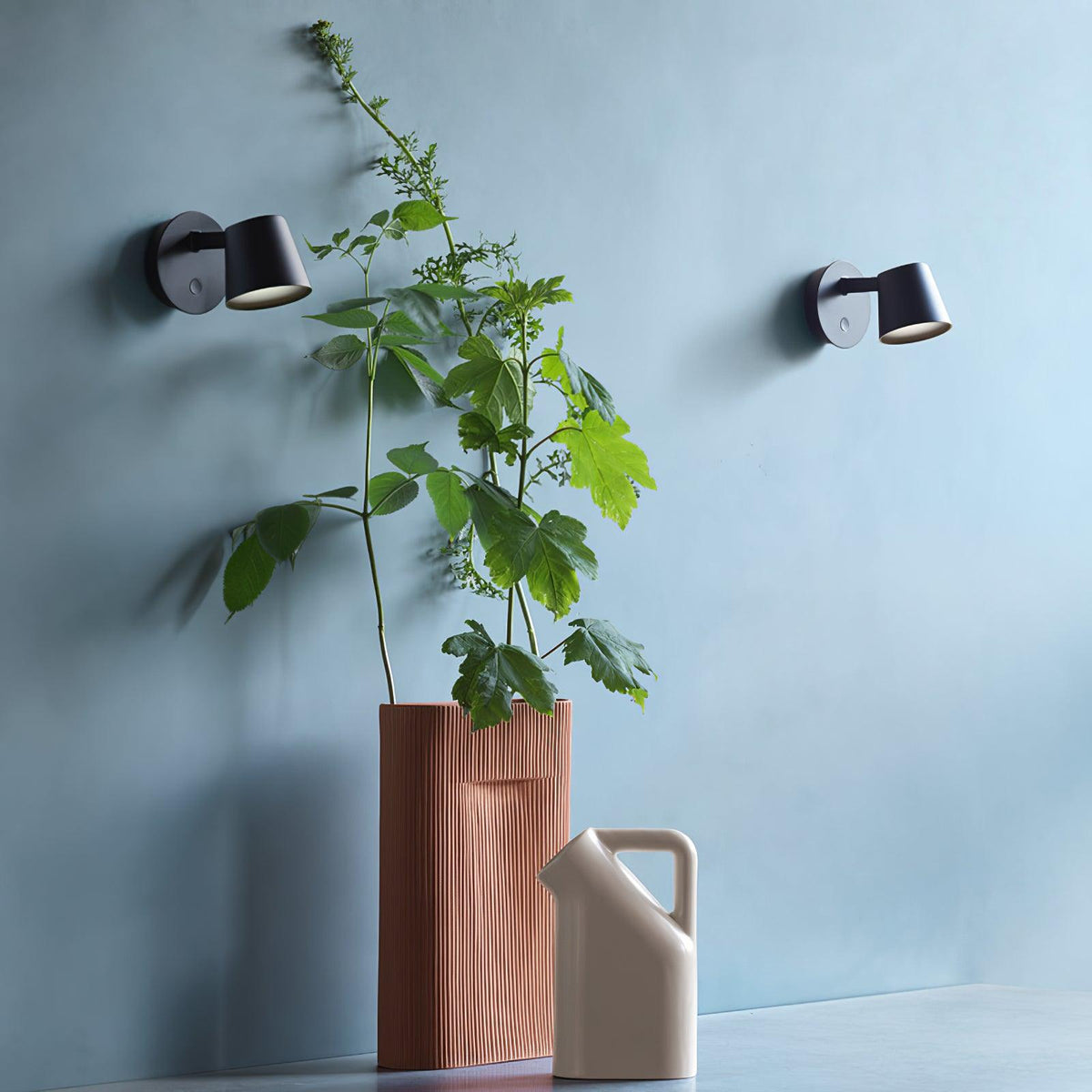 Caelwyn Core Wall Lamp