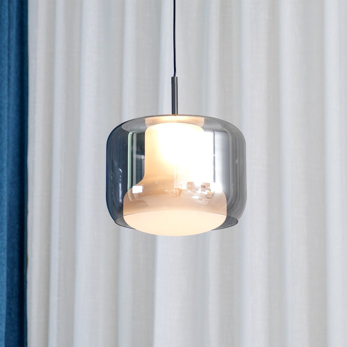 Absolud pendellampa i glas