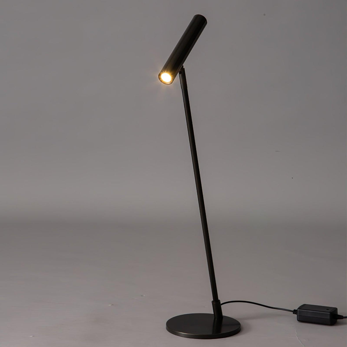 Anor minimalistisk bordlampe