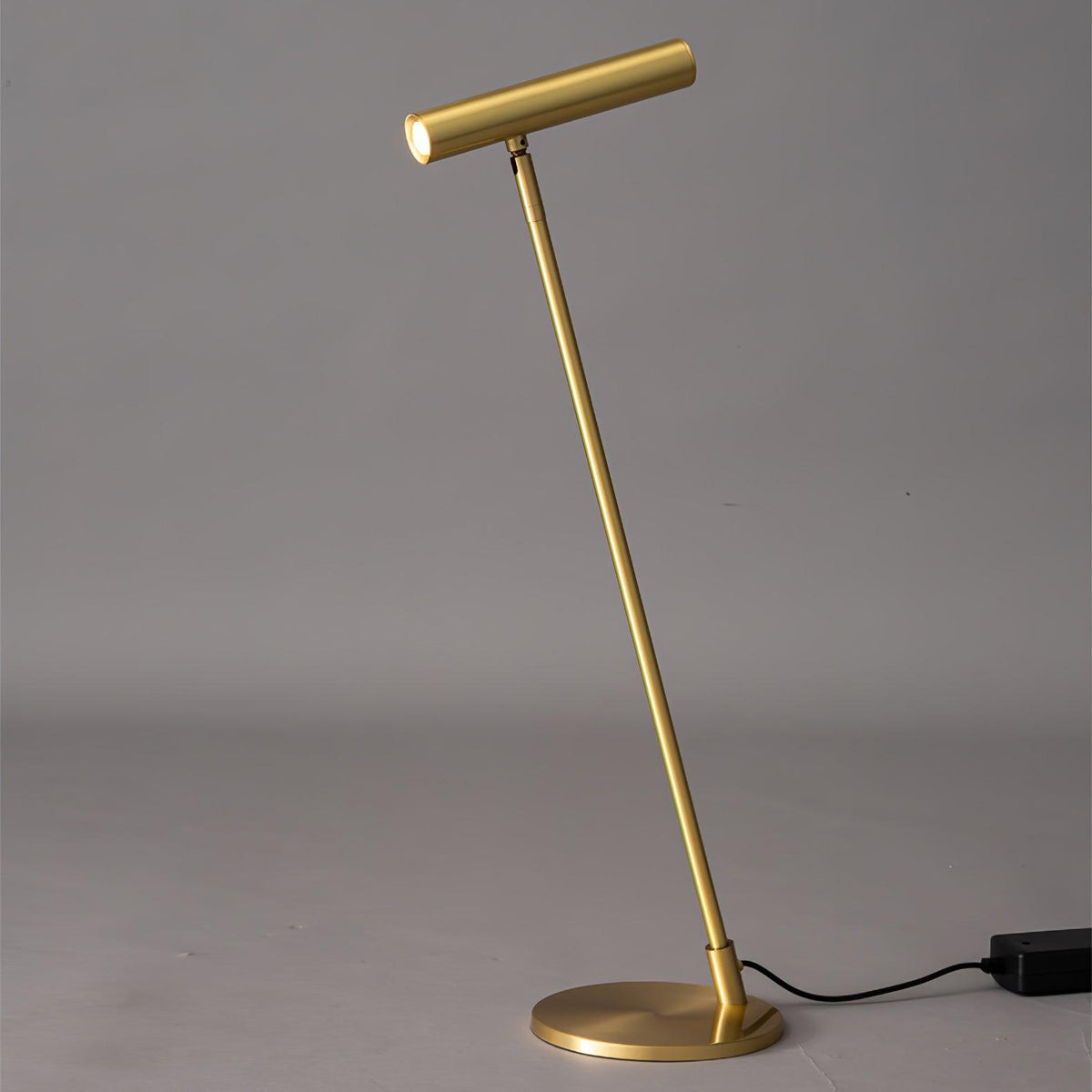 Anor minimalistisk bordlampe