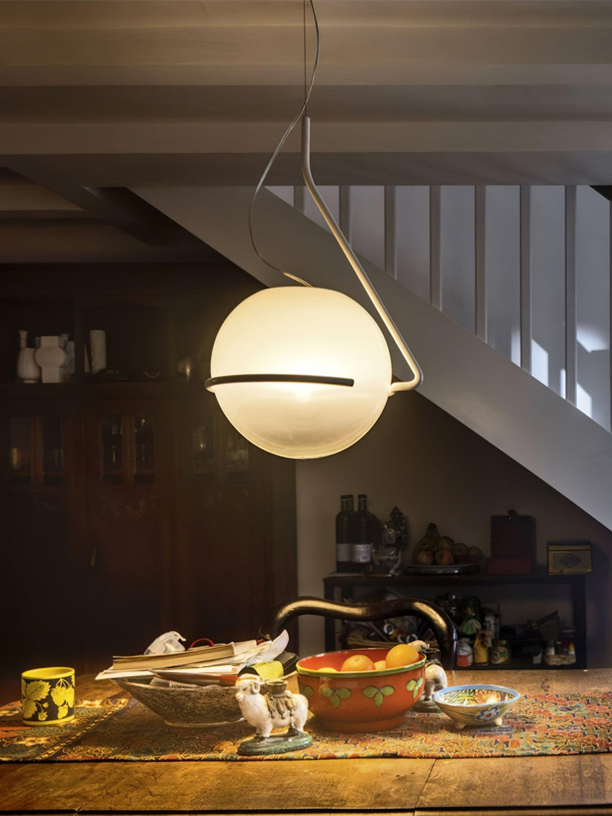 Minimalistisk cirkelformad pendellampa