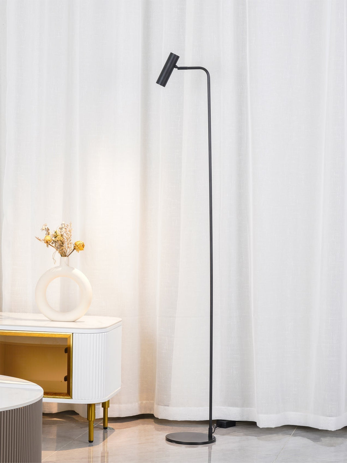 Nirixa industriell golvlampa i mässing