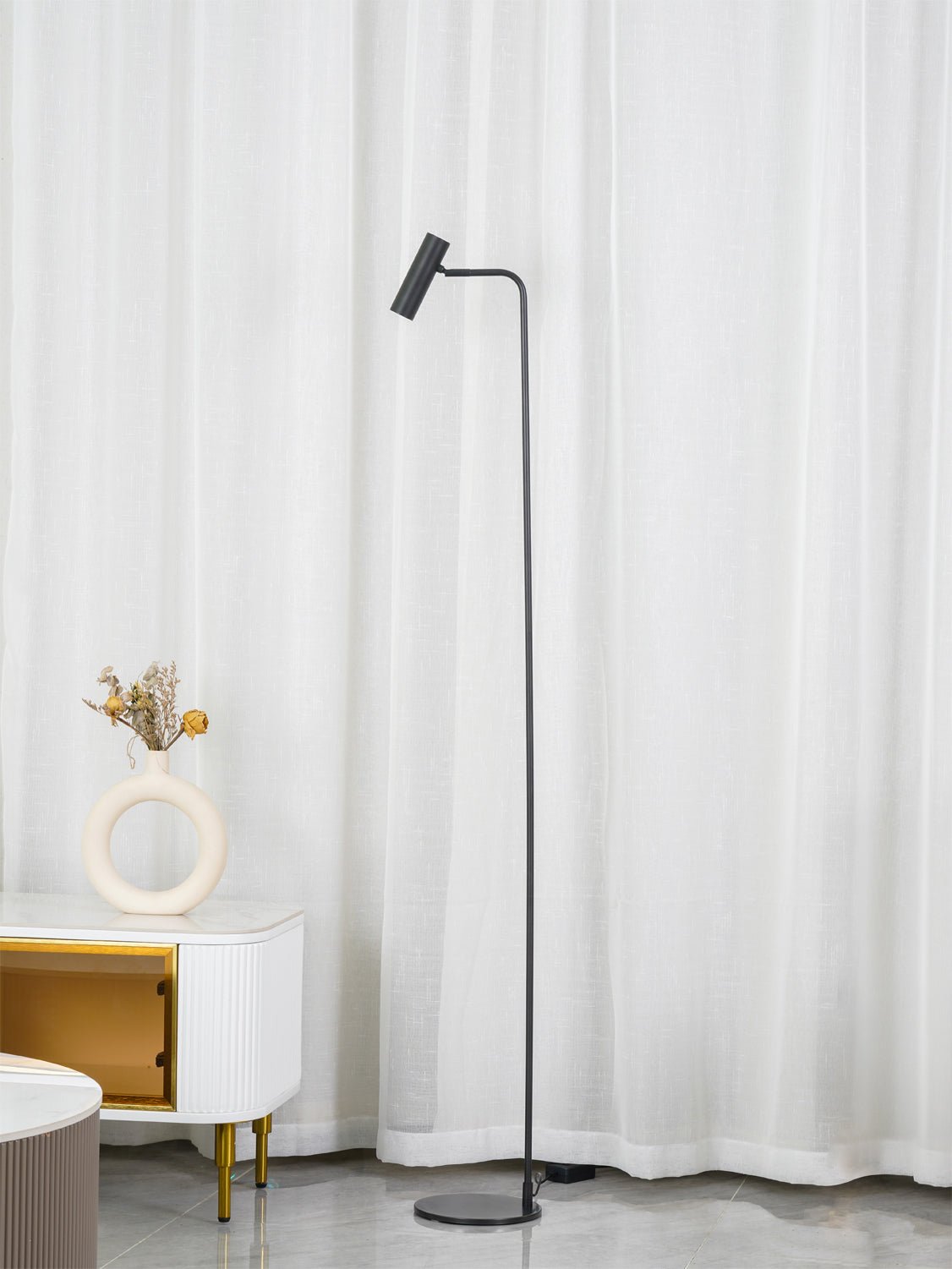 Nirixa industriell golvlampa i mässing