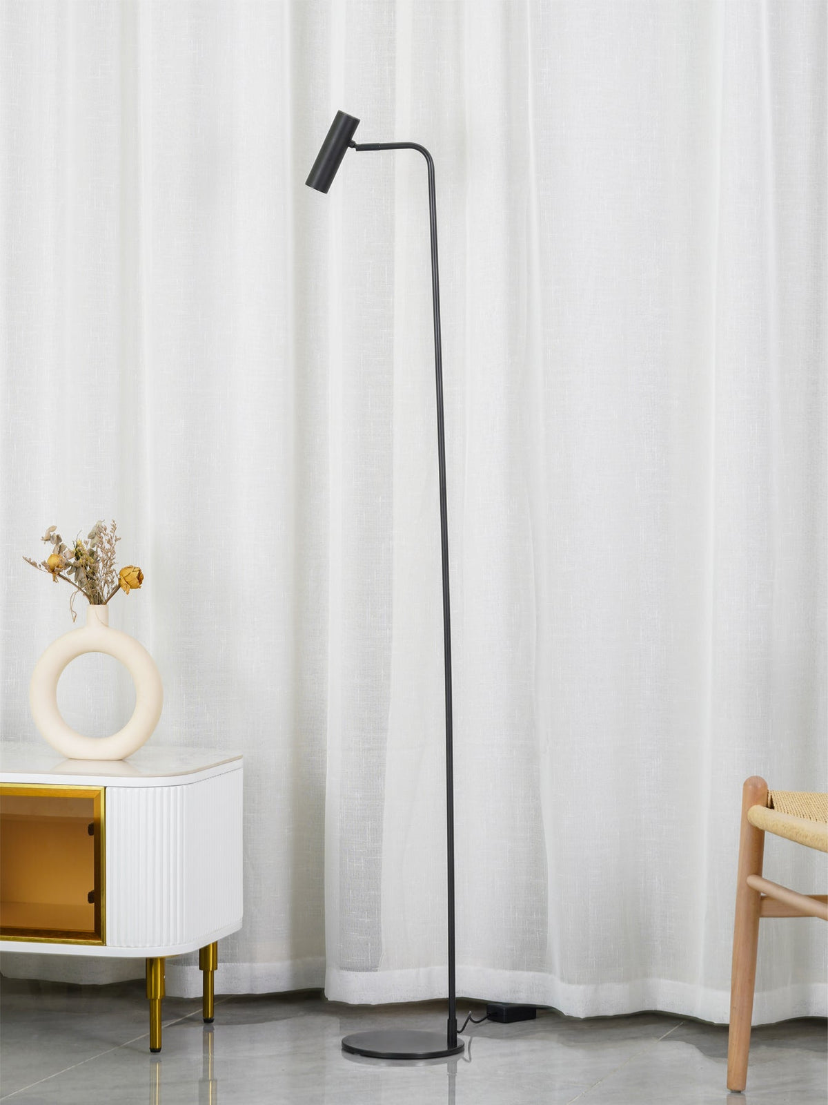 Nirixa industriell golvlampa i mässing