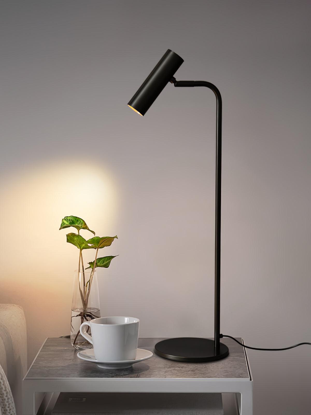 Candeeiro de mesa Briona industrial em latão