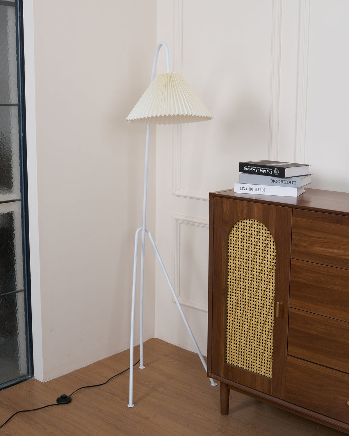 Norarette Floor Lamp