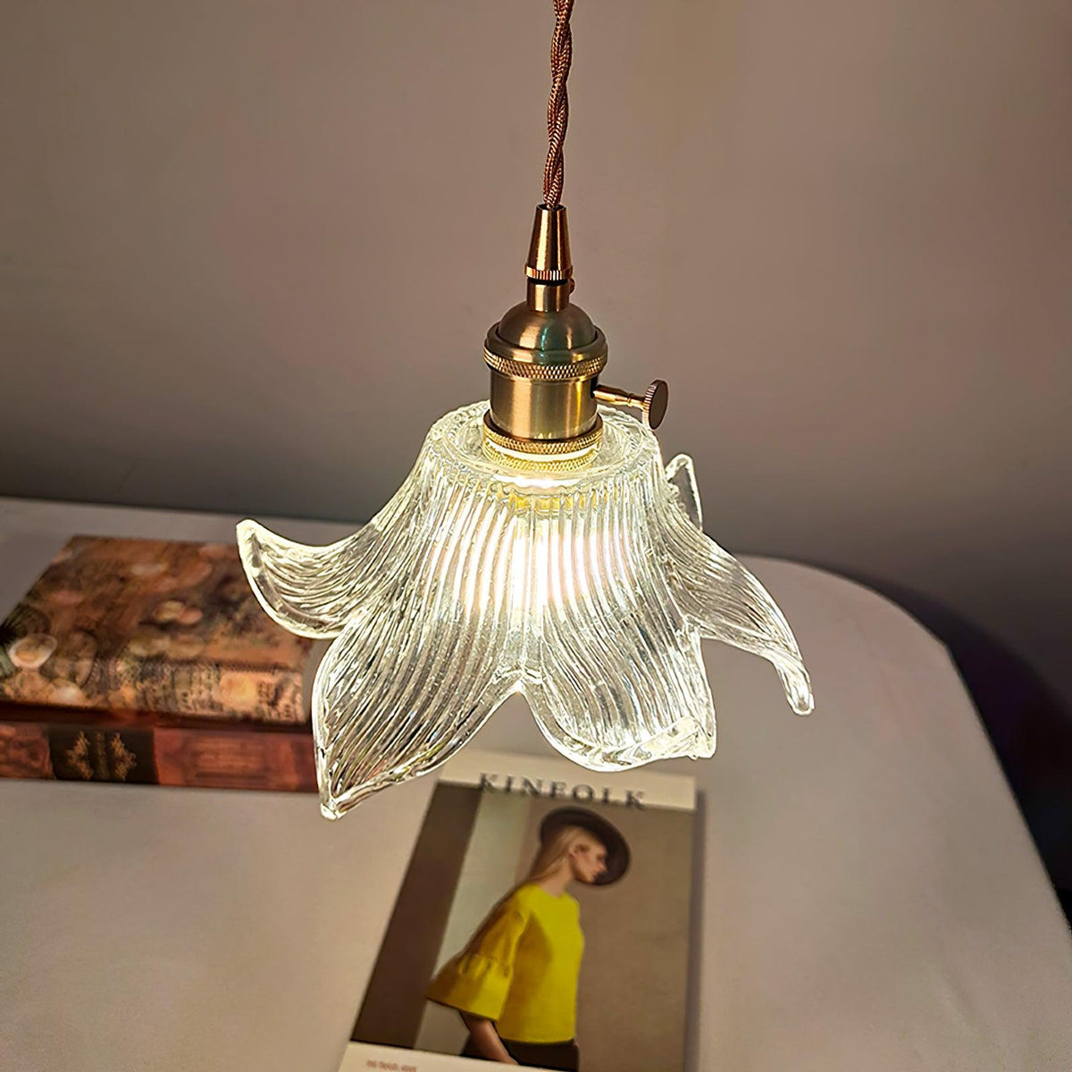 Aell glamourøs pendel i messing og glas