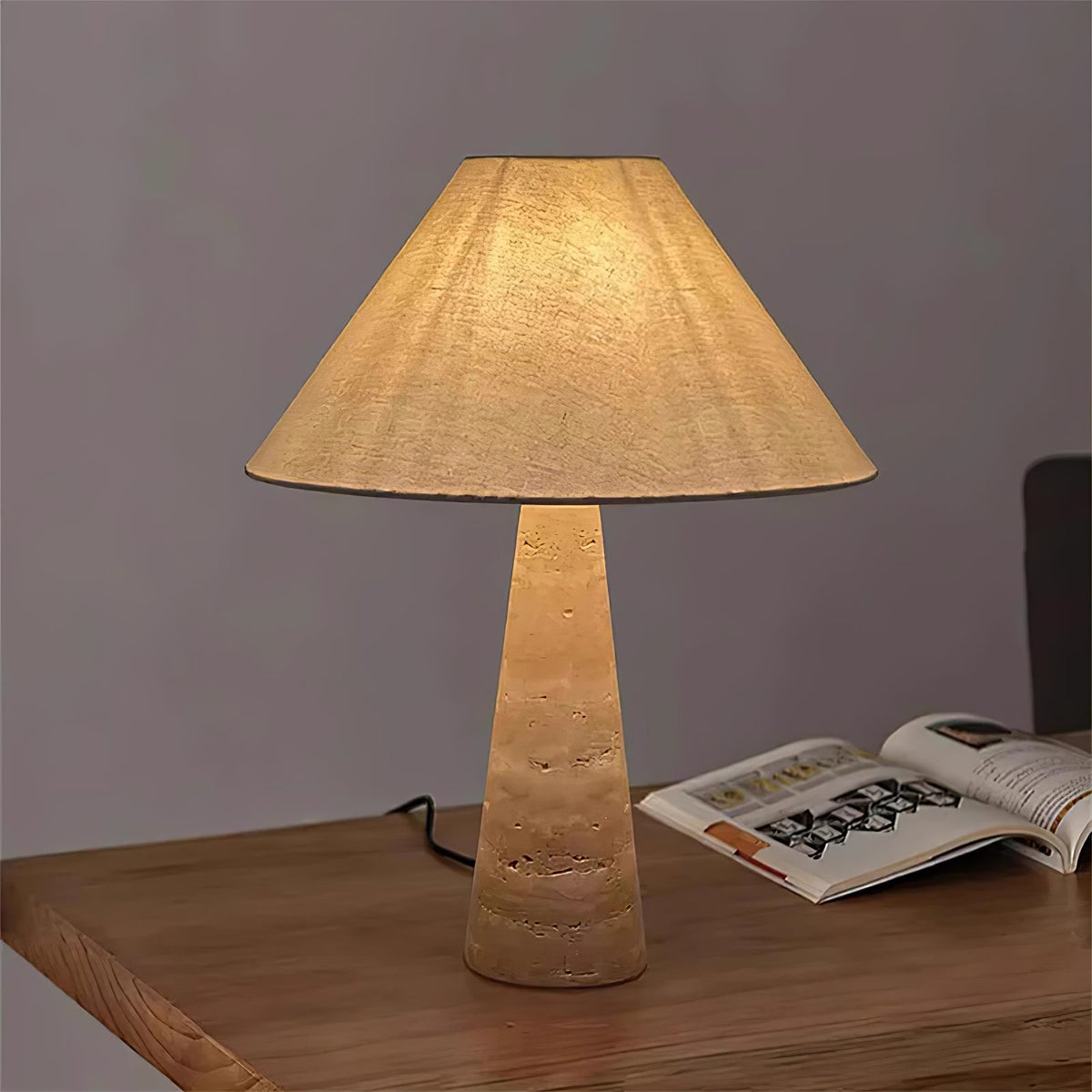 Candeeiro de mesa Tavarette com coluna de travertino