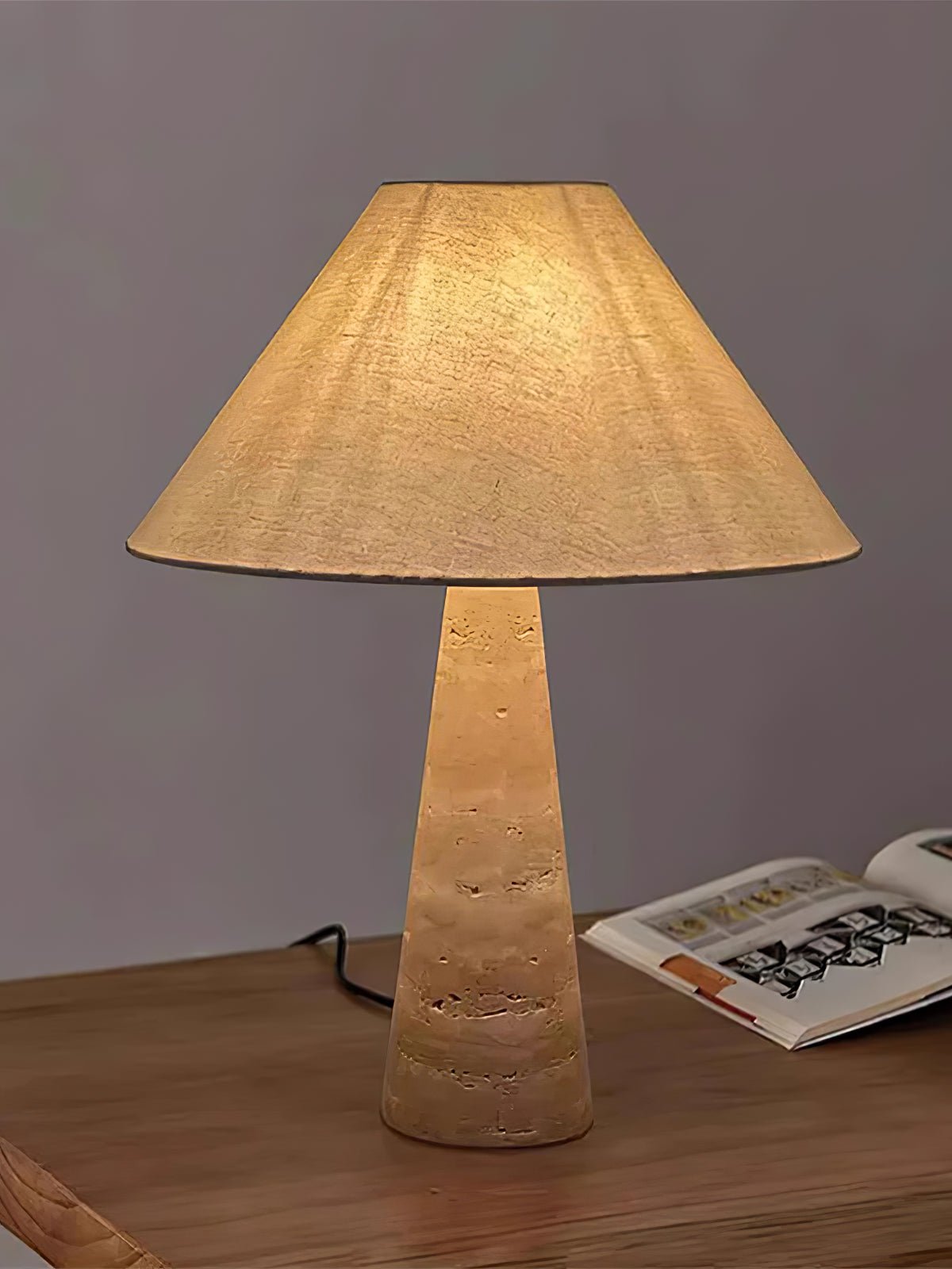 Candeeiro de mesa Tavarette com coluna de travertino