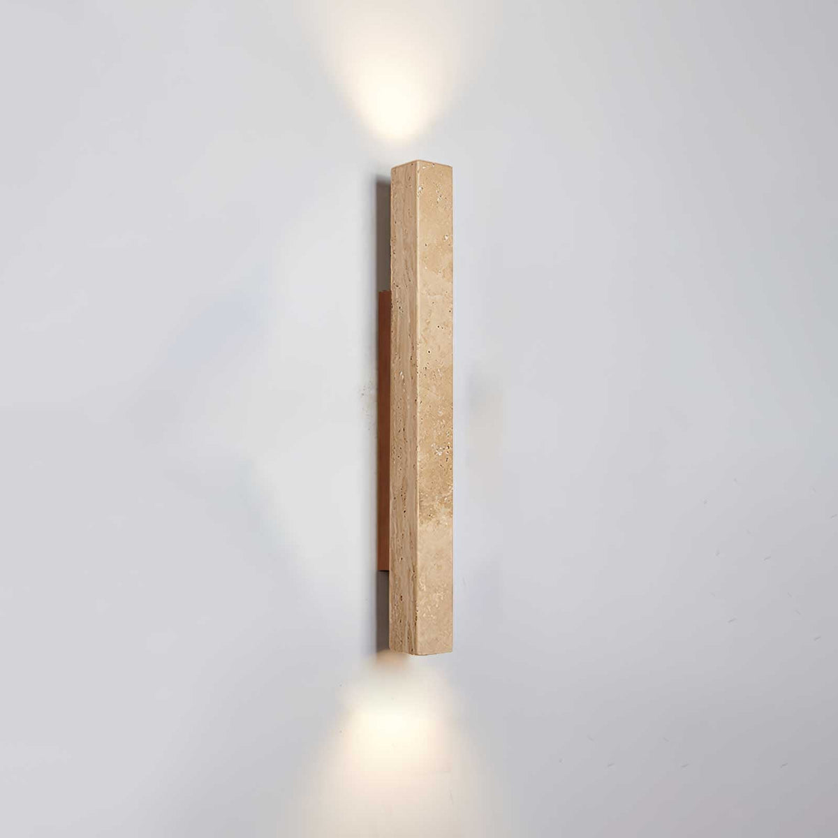 Noriira minimalistisk vägglampa i travertin