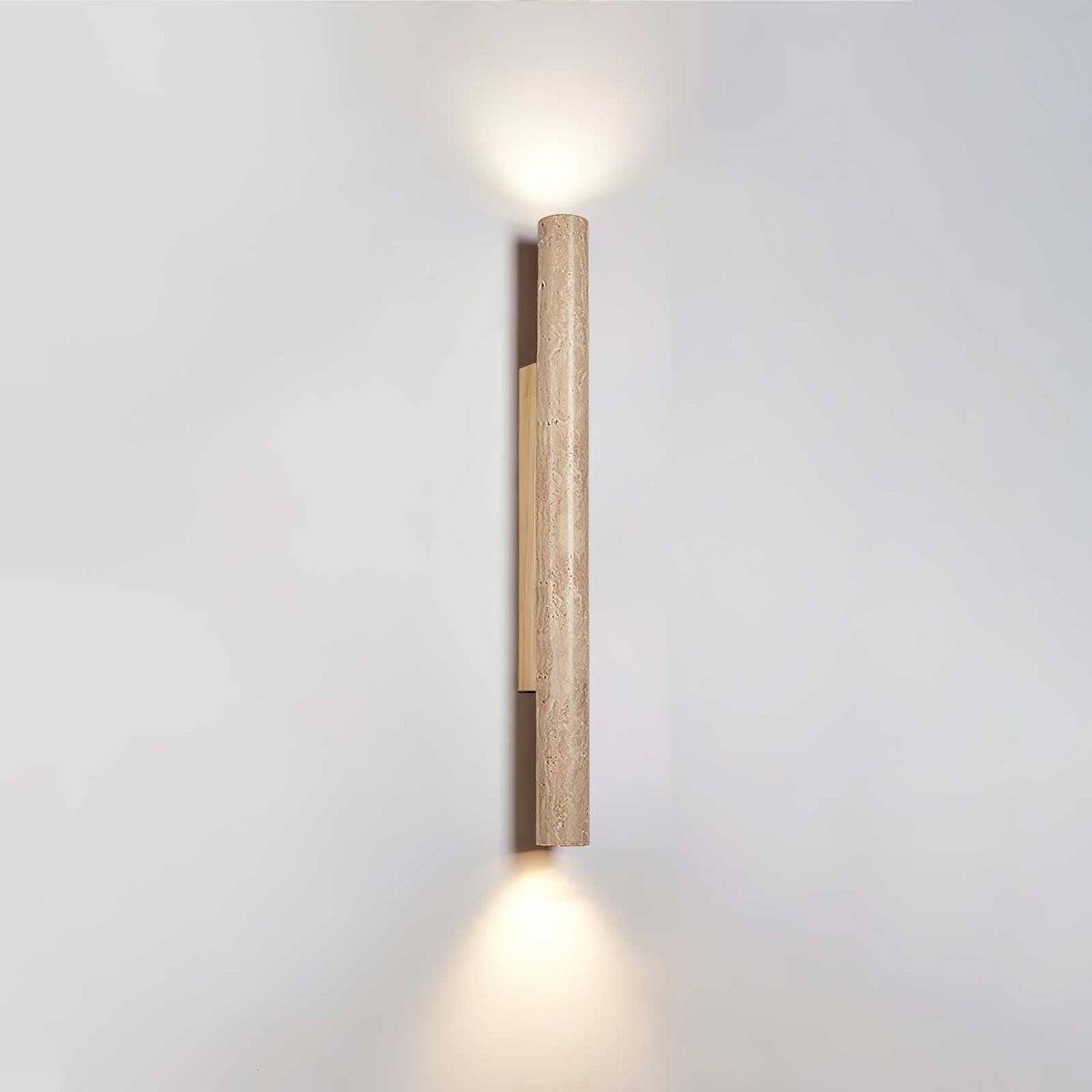 Noriira minimalistisk vägglampa i travertin