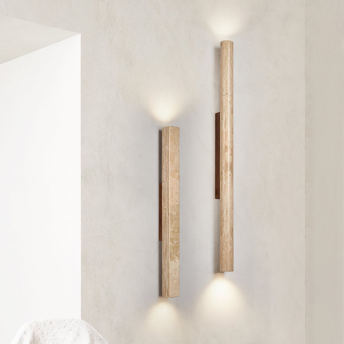 Noriira minimalistisk vägglampa i travertin