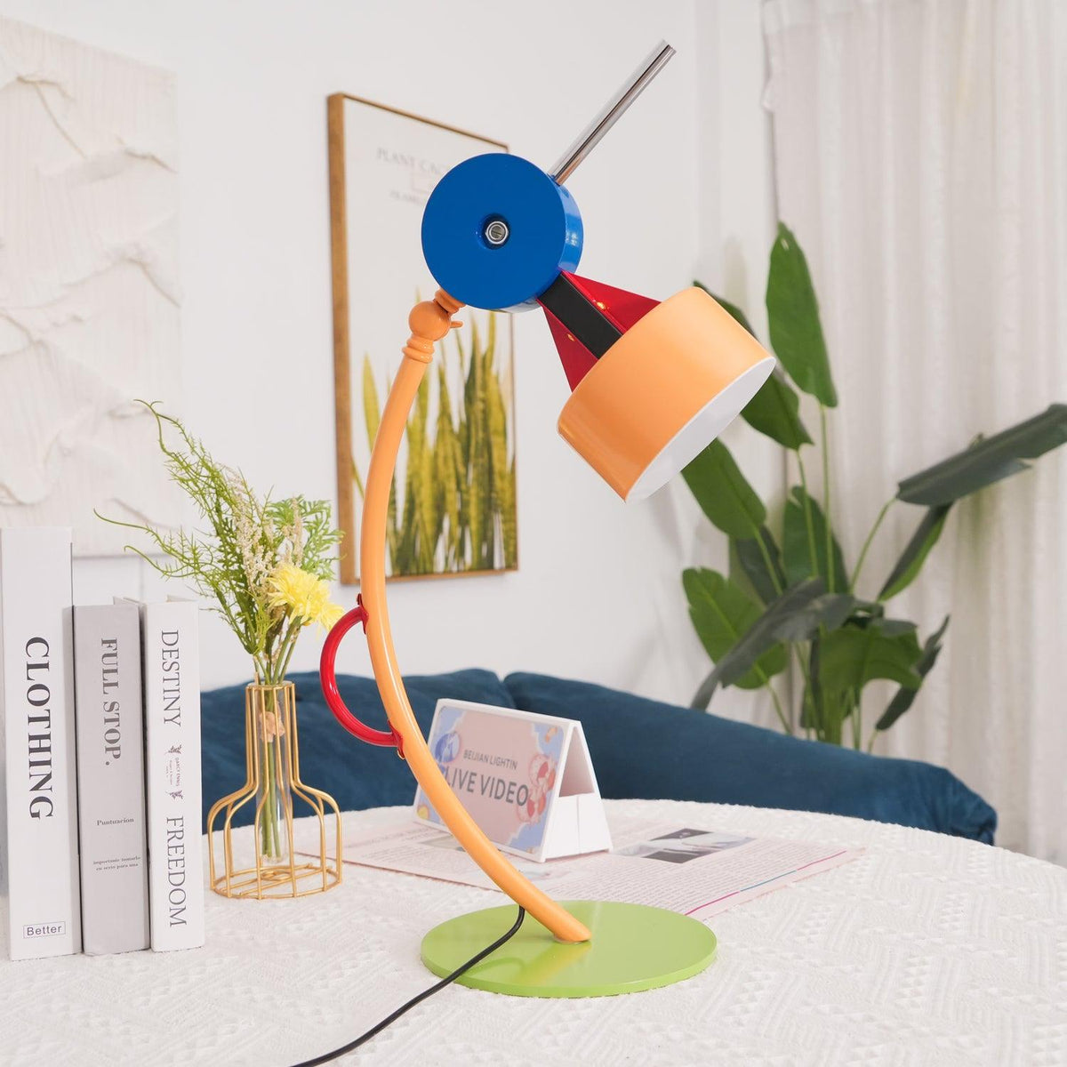 Niraneria kunstnerisk akrylbordlampe
